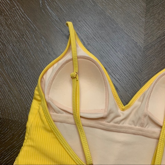 💛PacSun, Yellow one piece swimsuit ties up sides - Picture 4 of 9